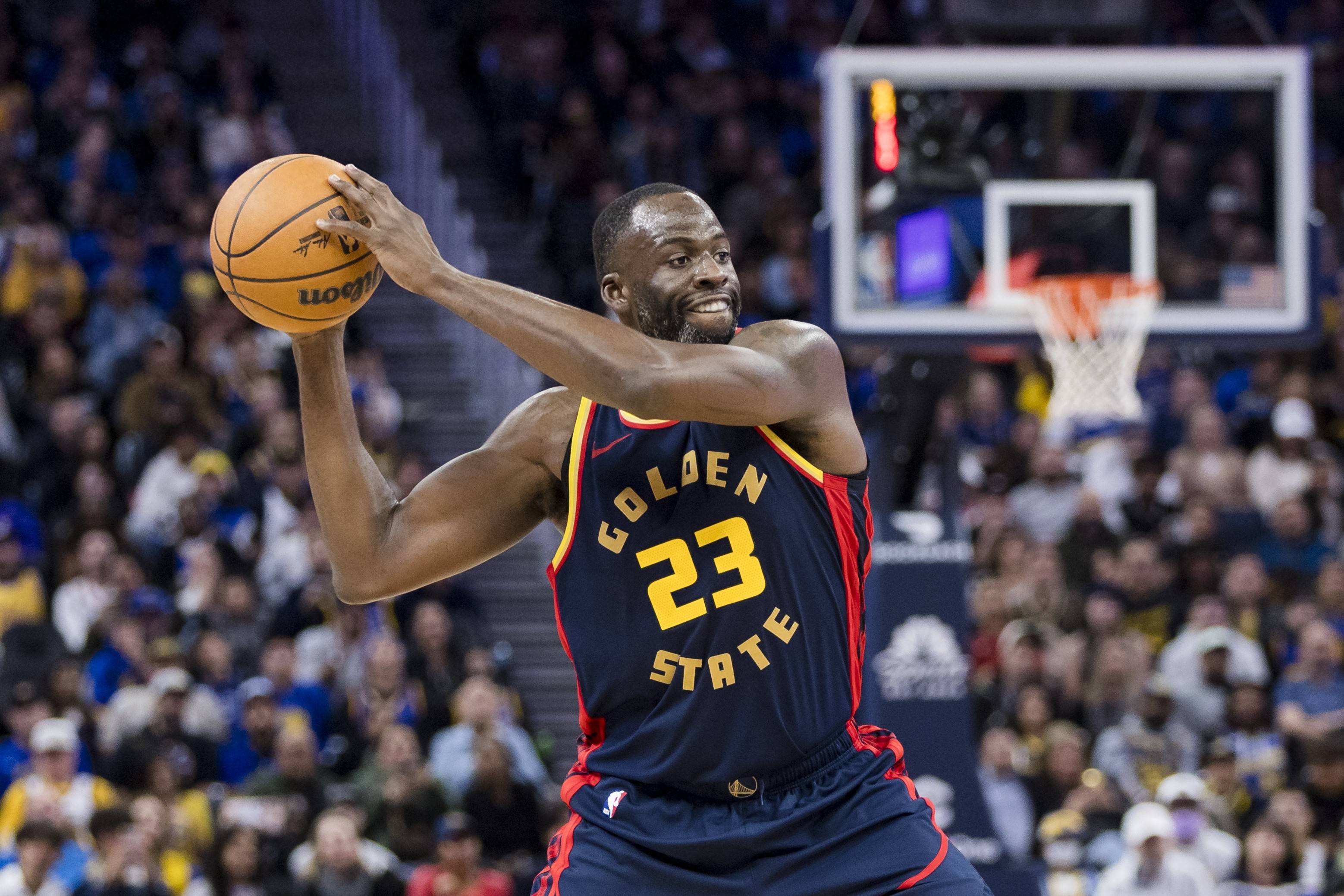 关于NBA季后赛赛程吃紧；马赛训练课后完成体检；赛场秩序良好；赛季目标并未改变的信息
