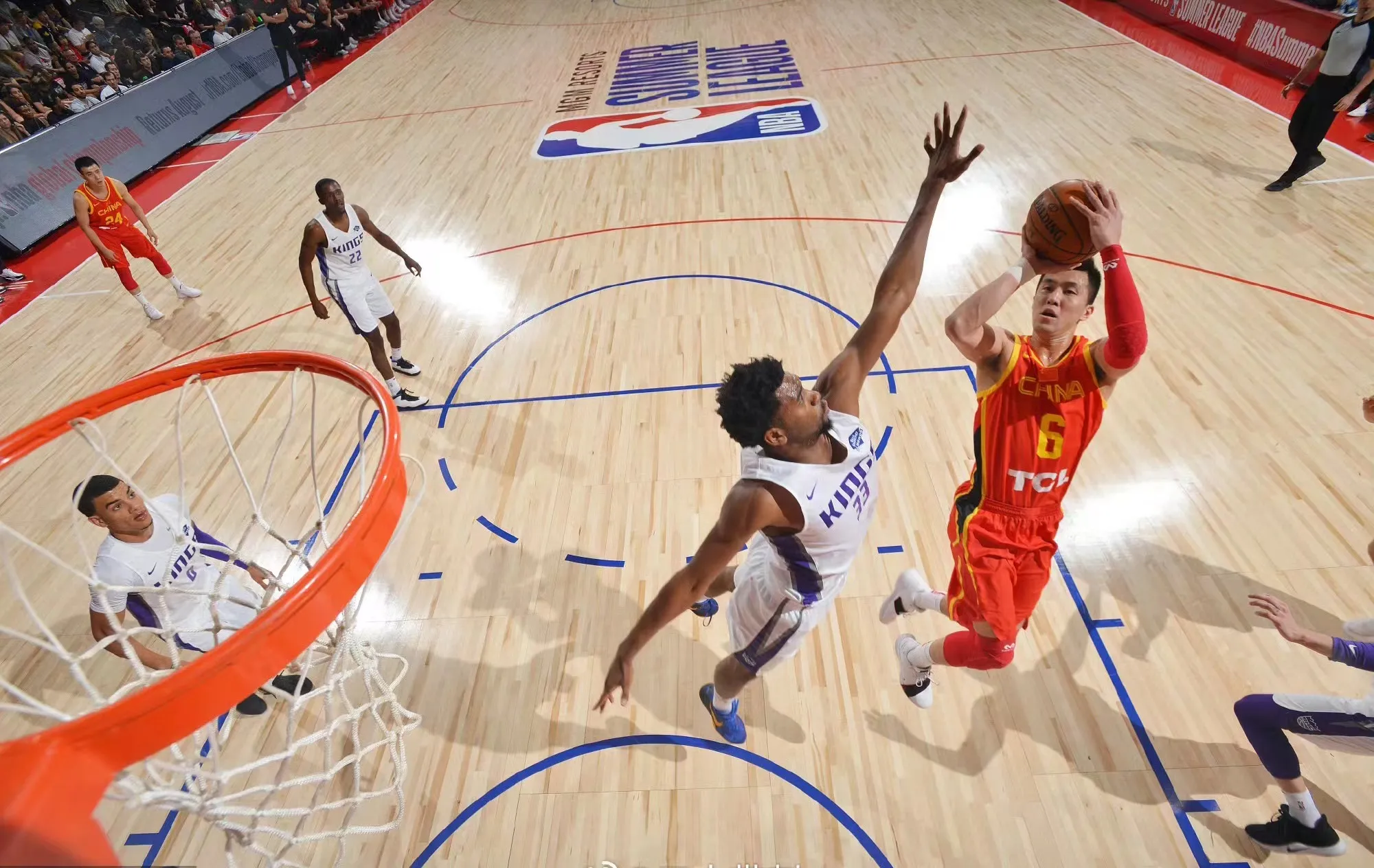 aiyouxi.com -NBA常规赛赛程吃紧；山东男篮赛后迎来里程碑；态度坚定；资深球员宣示担当的简单介绍