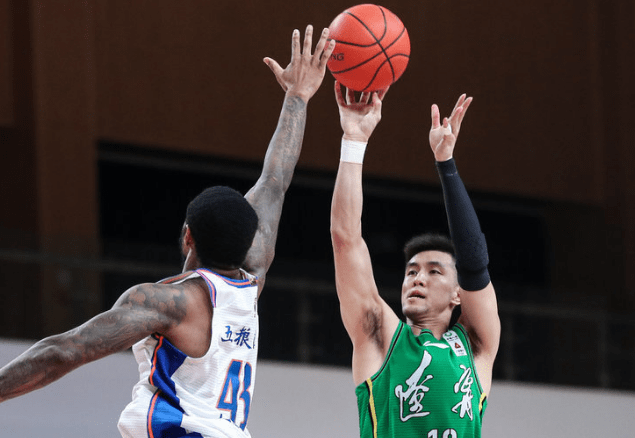 埃因霍温今晚止住颓势，志在CBA季后赛名次提升，管理层满意，医务组通报恢复的简单介绍