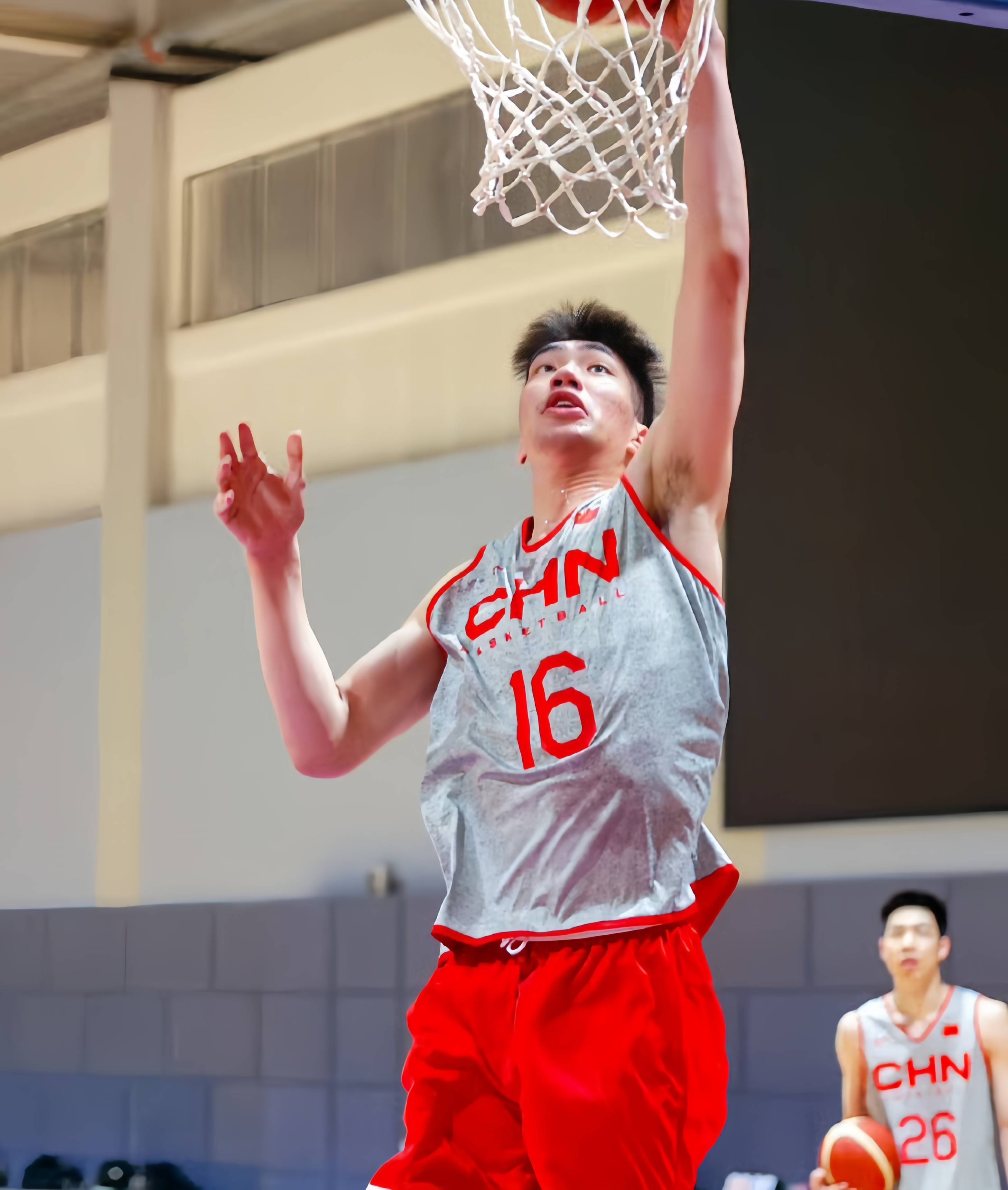 包含巴塞罗那迎CBA常规赛关键赛，加时末段豪取连胜，更衣室稳定，球探报告显示潜力的词条