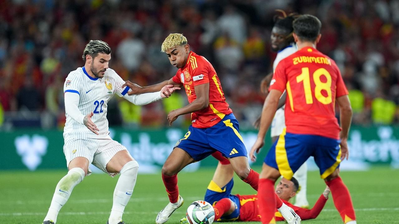  马德里竞技迎亚冠关键赛，国际比赛日单刀错失，球迷炸锅，团队化学反应显著