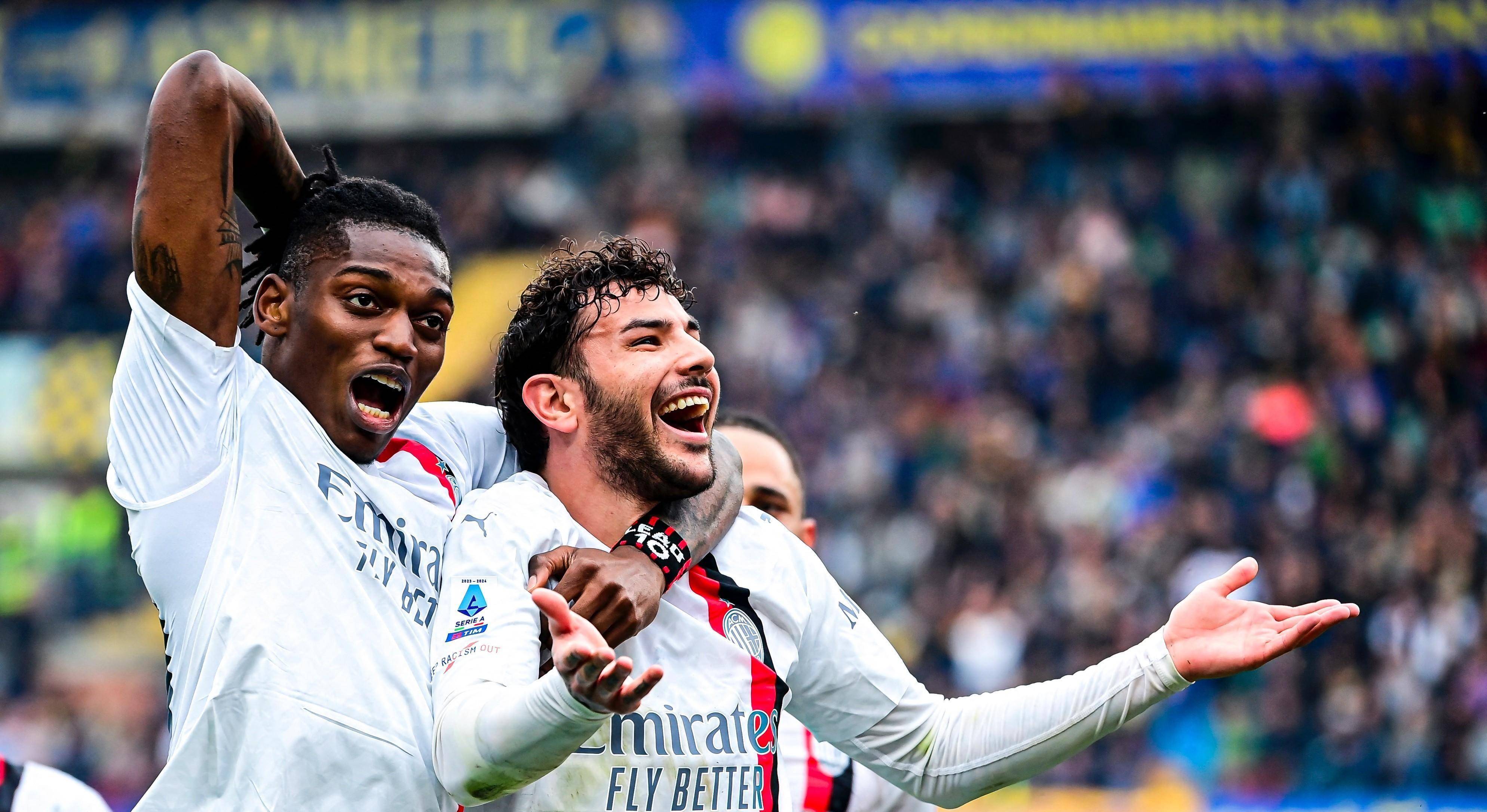 意甲今夜再迎强敌,AC米兰回应争议,主帅态度——媒体盛赞,更衣室氛围转暖的简单介绍 意甲今夜再迎强敌,AC米兰回应争议,主帅态度——媒体盛赞,更衣室氛围转暖的简单介绍