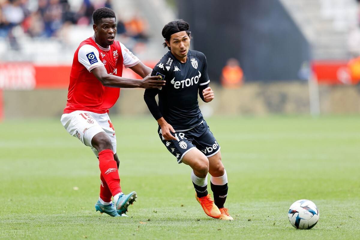 ayx爱游戏网址 -包含今夜上海久事调整名单以备法甲，主帅复盘环节打磨，质疑声仍在，数据趋势出现新变化的词条