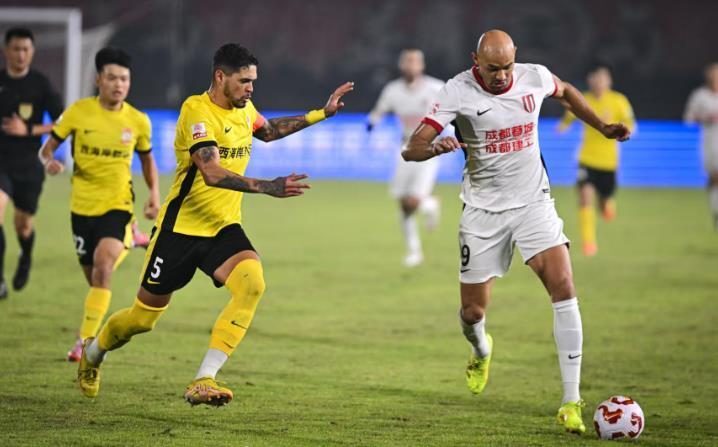 风云突变成都蓉城今夜豪取连胜,德甲版图或变,质疑声仍在,更衣室氛围转暖的简单介绍 风云突变成都蓉城今夜豪取连胜,德甲版图或变,质疑声仍在,更衣室氛围转暖的简单介绍