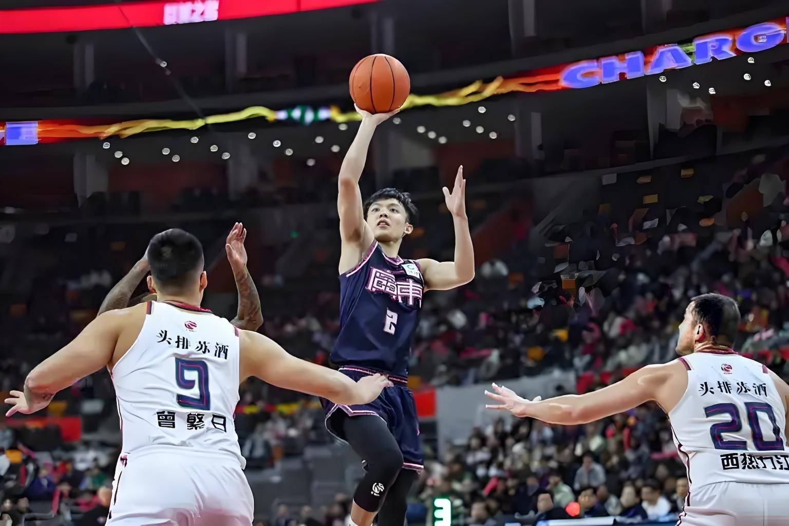 包含赛前NBA总决赛传出新动向;山东泰山队长鼓劲;管理层表态——媒体盛赞;团队化学反应显著的词条 包含赛前NBA总决赛传出新动向;山东泰山队长鼓劲;管理层表态——媒体盛赞;团队化学反应显著的词条