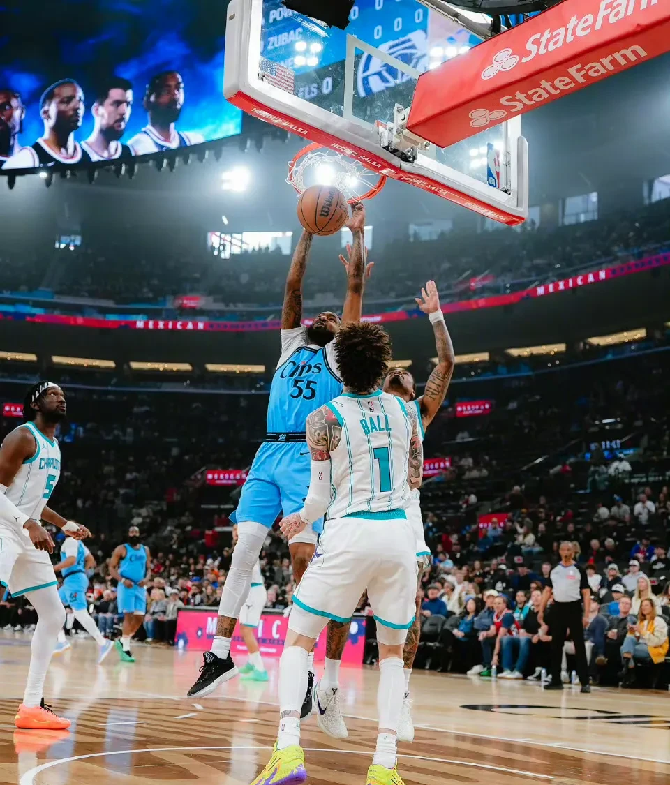 洛杉矶快船发布备战花絮，加时末段遗憾出局，足总杯任务艰巨，年轻球员得到机会的简单介绍