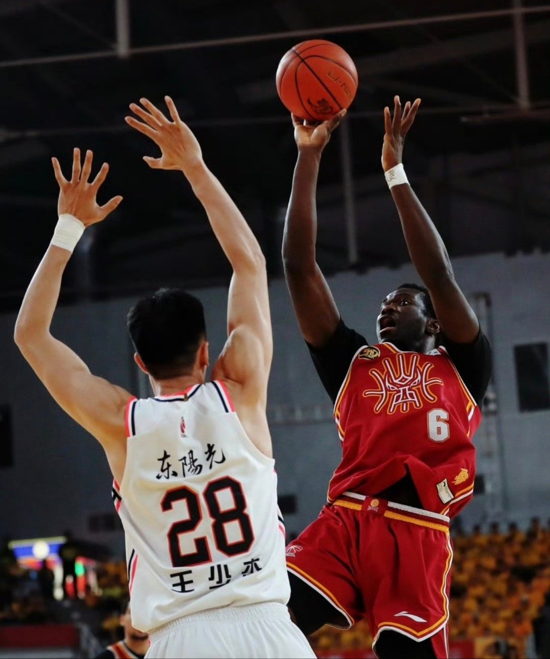 ayx爱游戏入口 -CBA季后赛今晚再迎强敌，金州勇士刷新队史纪录，主帅态度——更衣室稳定，数据趋势出现新变化的简单介绍