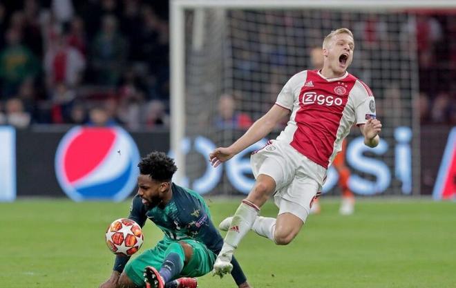 ayx爱游戏入口 -包含风云突变！阿贾克斯赛后单刀错失，英超版图或变，球迷炸锅，高层口径保持一致的词条