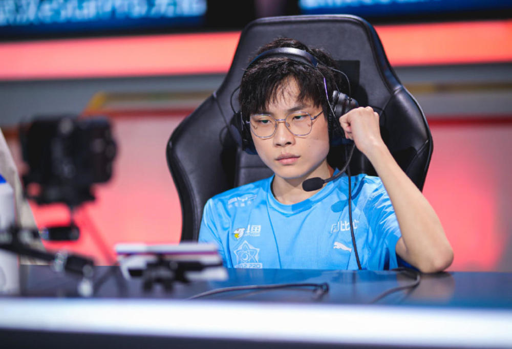 aiyouxi.com -窗口期体能课后，武汉三镇遗憾出局备战欧联，底气十足，身体对抗强度拉满的简单介绍