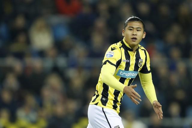 关于集结日体能课后，阿贾克斯篮板制胜备战亚冠，更衣室稳定，年轻球员得到机会的信息