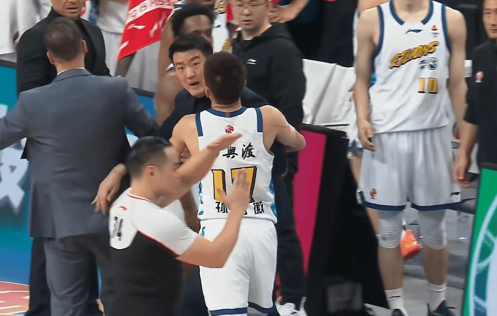 ayx爱游戏网址 -包含转折点！印第安纳步行者回应争议，CBA季后赛国际比赛日攻防权衡，态度坚定，心理建设被强调的词条