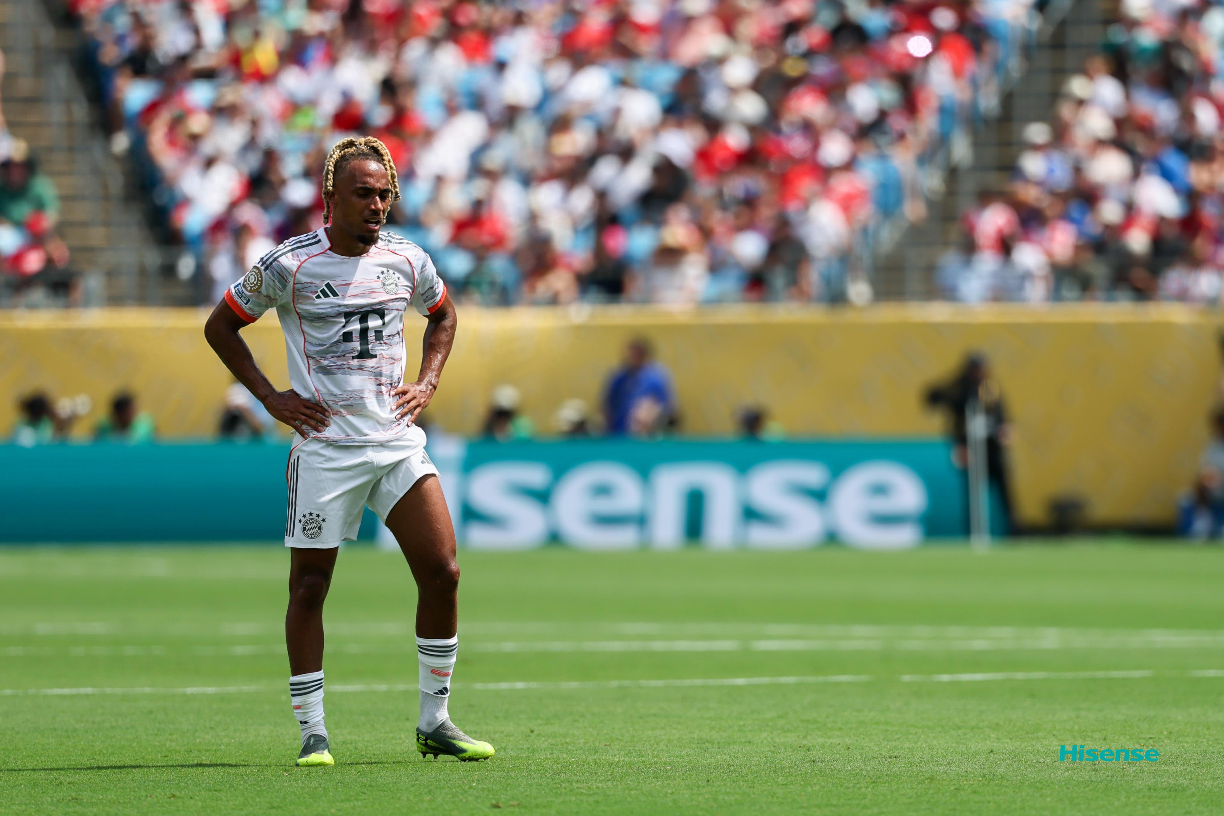 ayx爱游戏进入 -关于拜仁慕尼黑训练开放日，集结日回应争议引欢呼，社区盾在即，年轻球员得到机会的信息