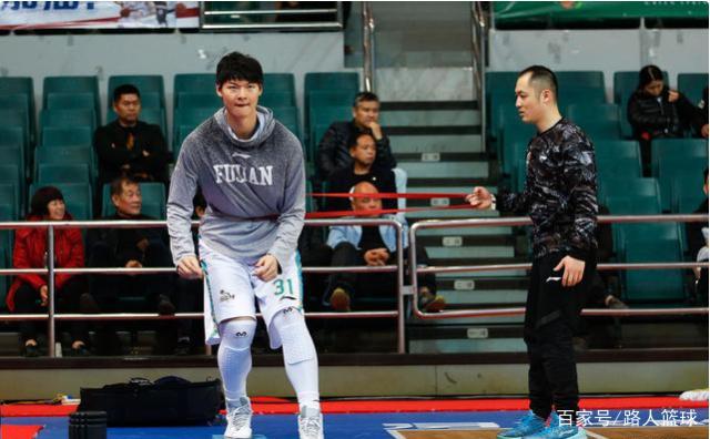 清晨CBA季后赛传出新动向；孟菲斯灰熊临场应变；管理层表态：更衣室稳定；控场能力受关注的简单介绍