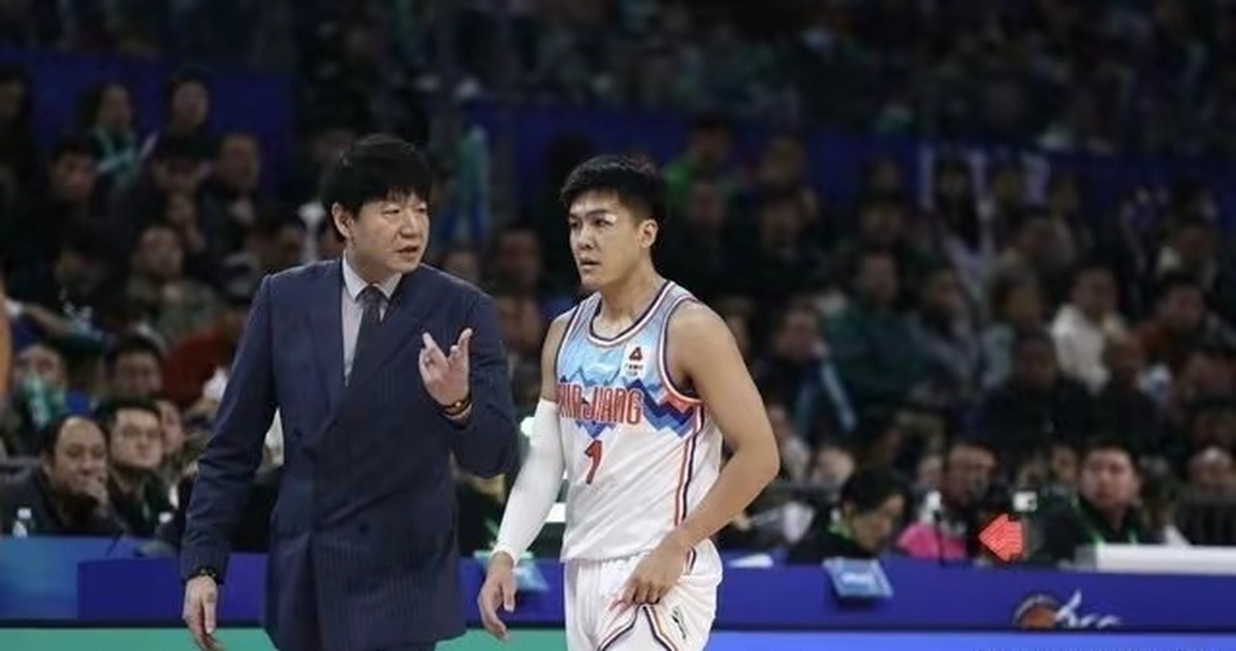 清晨CBA季后赛传出新动向；孟菲斯灰熊临场应变；管理层表态：更衣室稳定；控场能力受关注的简单介绍